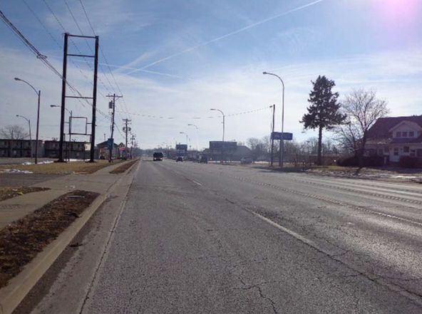 Office/Warehouse/Production Building Near I-74: 1050 W Bloomington Rd, Champaign, IL 61821